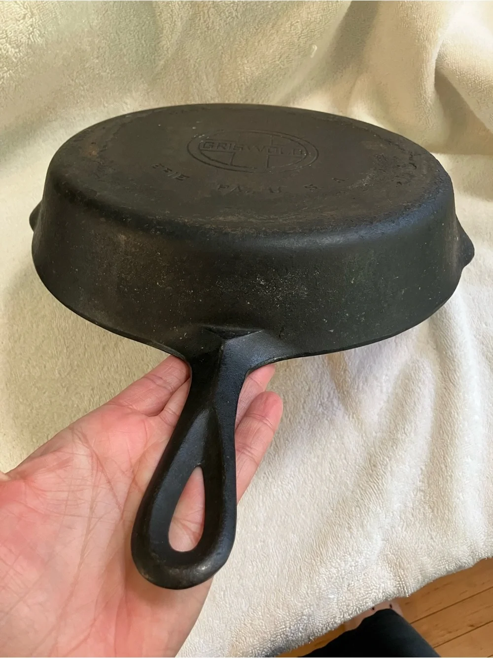 Antique Griswold #9 Cast Iron Skillet frying pan